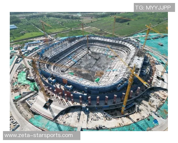 重庆主场足球比赛激情四溢球迷热情助力球队争夺胜利